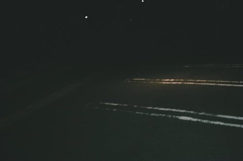 深夜の駐車場スペースの写真