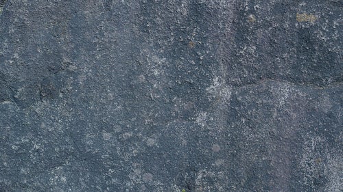 どっしりとした岩肌（テクスチャー）の写真