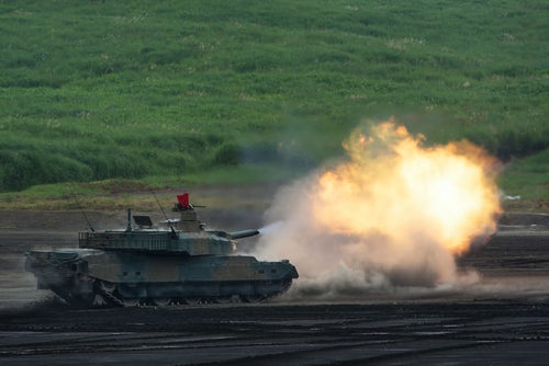 撃て！！　（10式戦車）の写真
