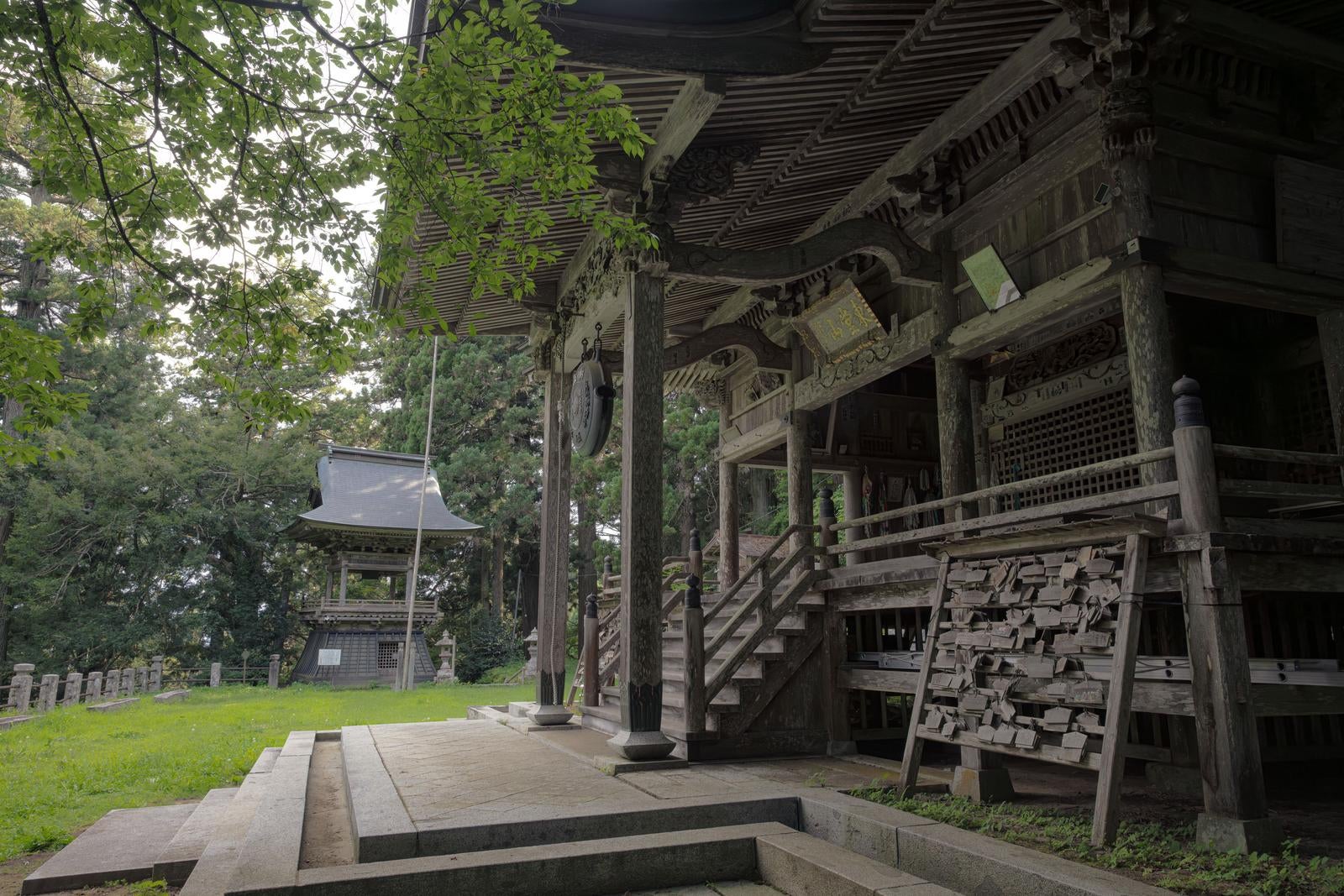 「歴史が語る、東堂山満福寺の観音堂」の写真