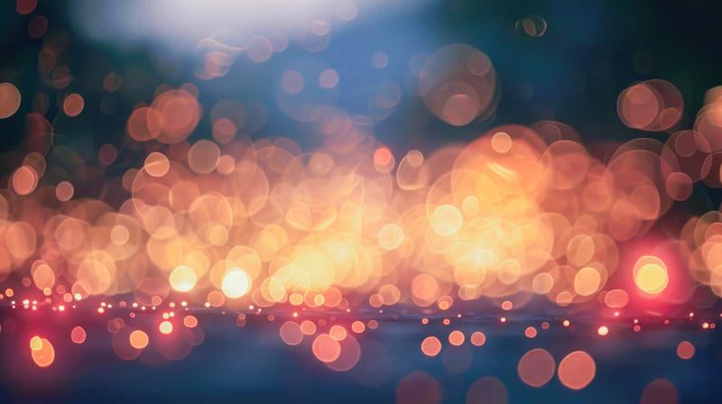 闇と光源の幻想的なコントラストの写真