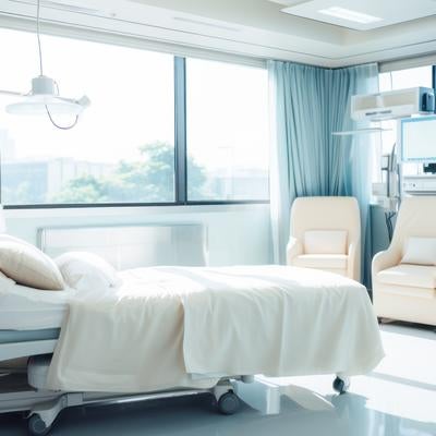 治療機器と病室のベッドの写真