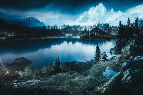 雪山と静寂な湖の写真