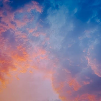 夕焼け雲のグラデーションの写真
