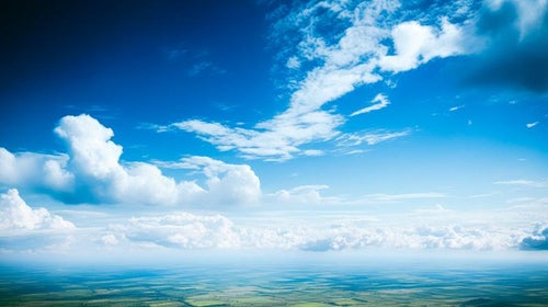 地平線と雲の写真
