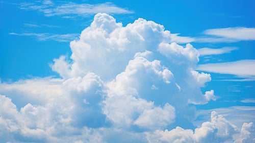夏日青空の積乱雲の写真