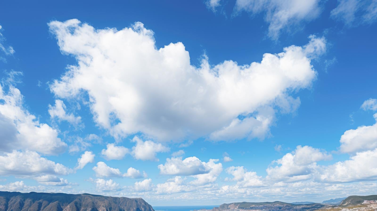 「島と青空と白い雲」の写真