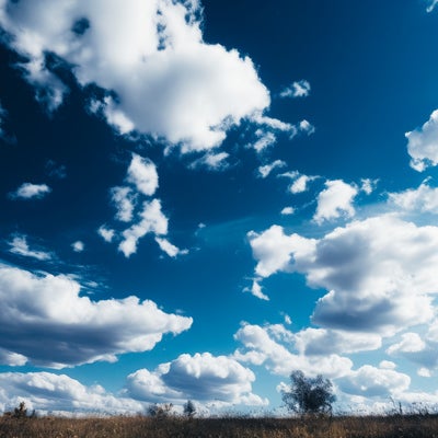青空と白い雲の写真