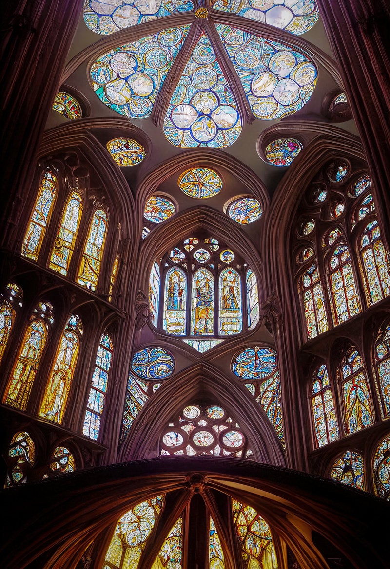 「ステンドグラスの聖堂建物」の写真