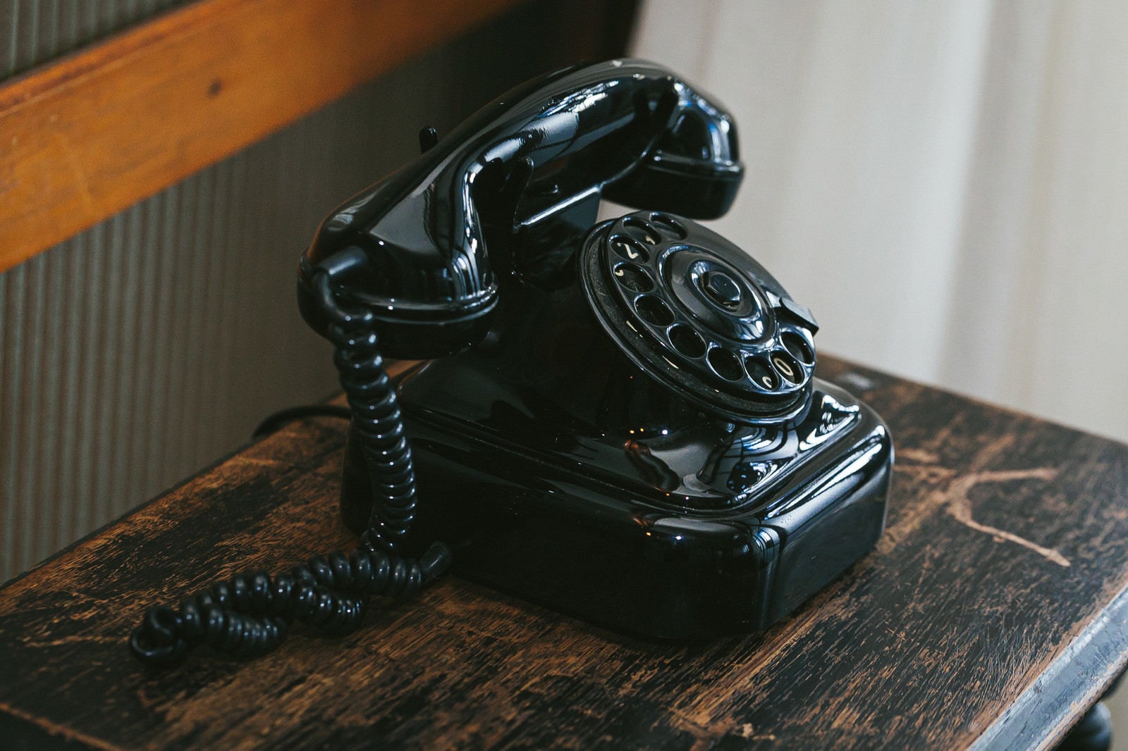 「昔なつかしい黒電話」の写真