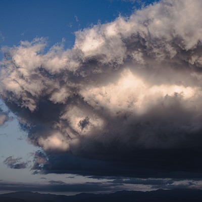 雨雲の端の写真