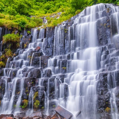柱状節理の鳥海檜山滝の写真