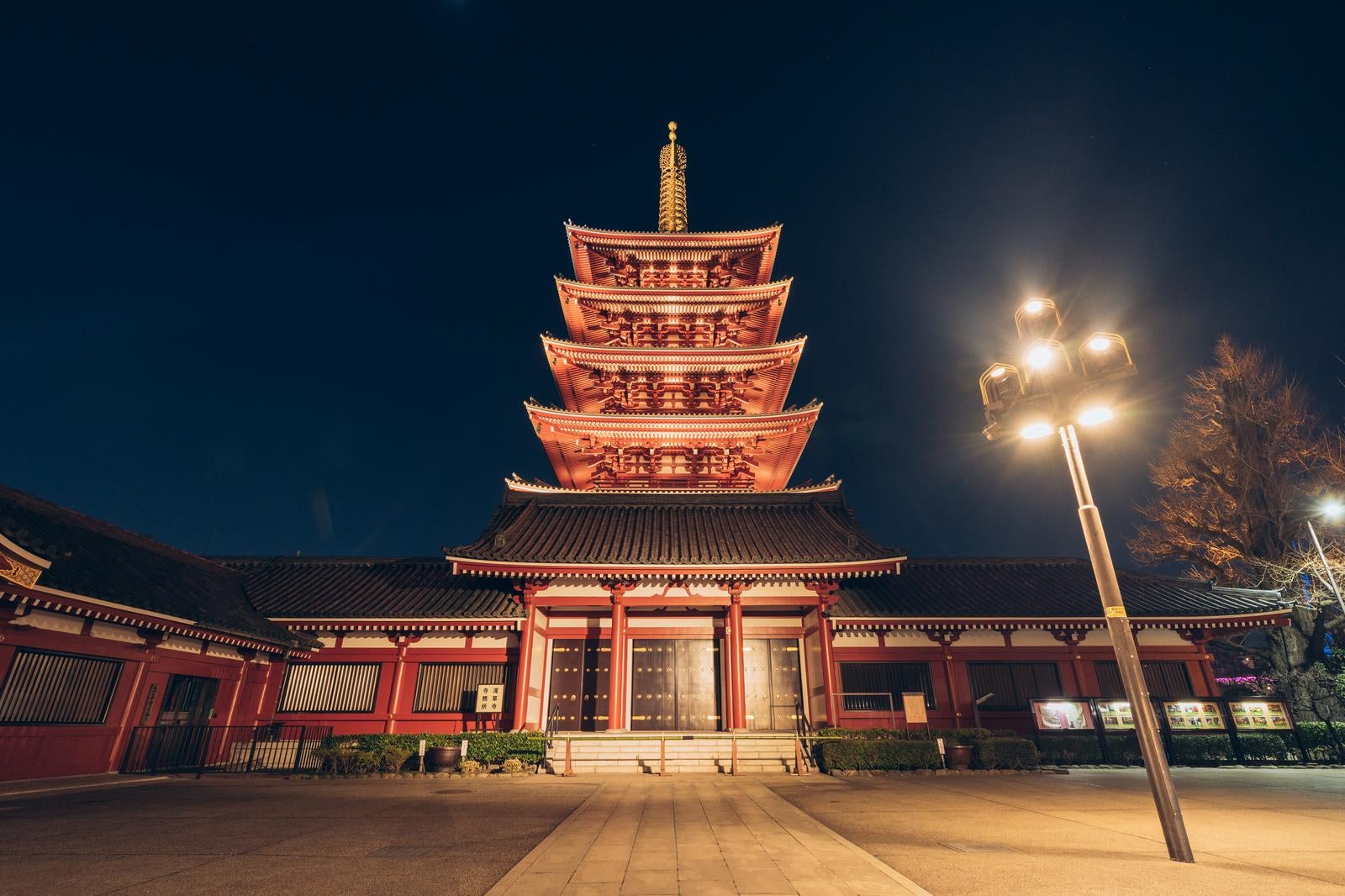 「浅草五重の塔の夜景 」の写真