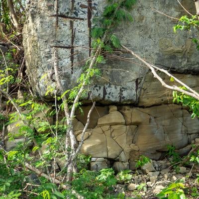 海軍南地区砲台群砲台跡の土台部の写真
