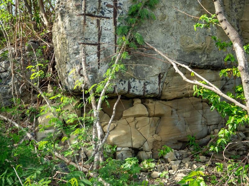 海軍南地区砲台群砲台跡の土台部の写真