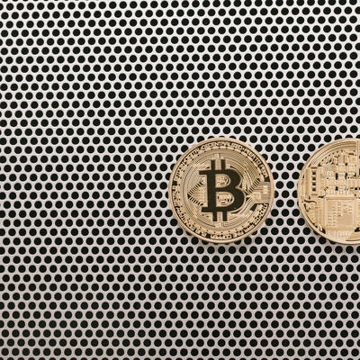 仮想通貨の表と裏（Bitcoin）の写真
