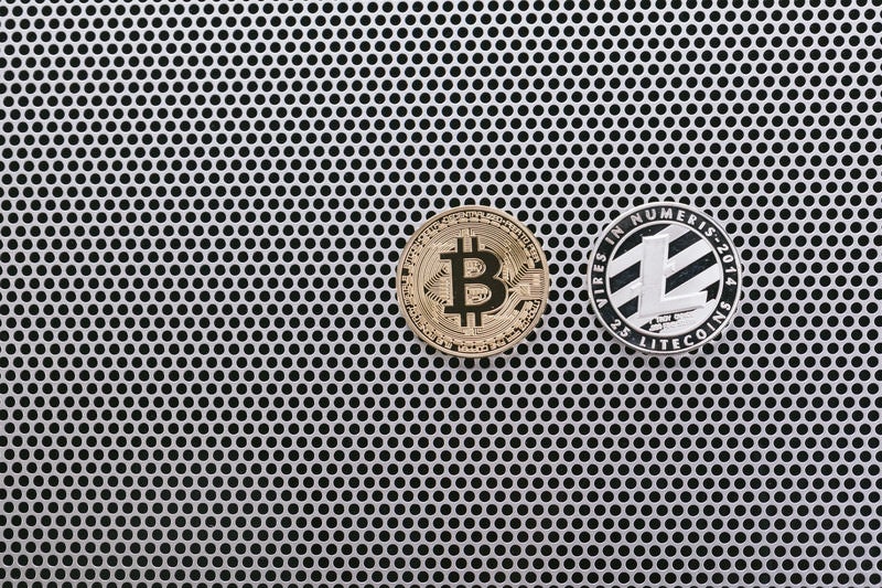ビットコインとライトコインの写真