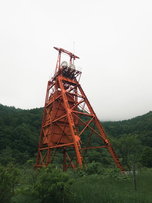 炭鉱メモリアル森林公園の竪坑巻き上げ機の写真