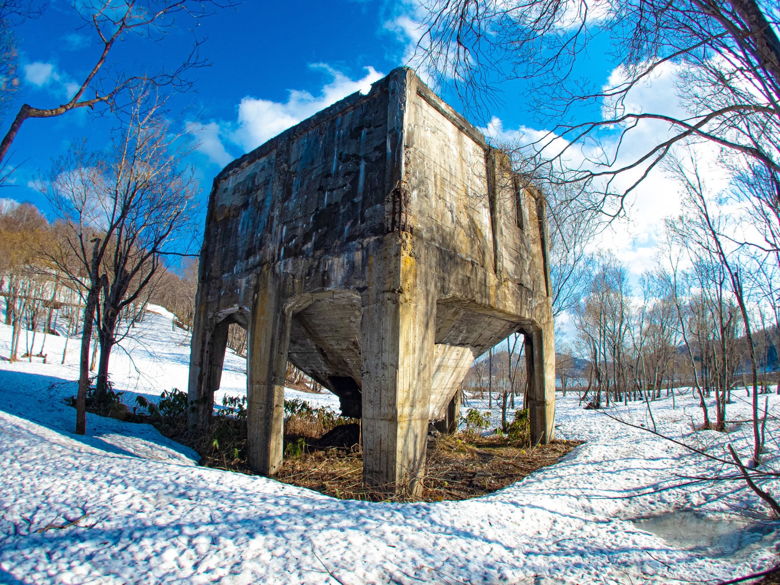 残雪の廃工場 photo