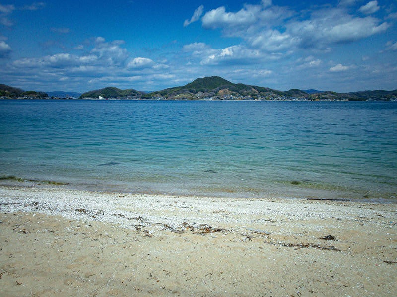 尾道の百島の砂浜の写真