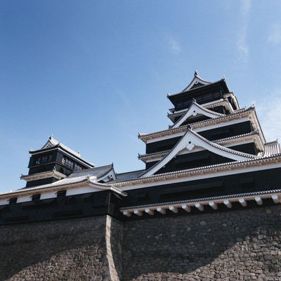 凛と佇む熊本城天守閣（熊本県熊本市）の写真
