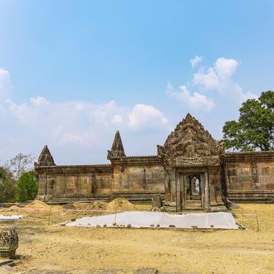 カンボジアの古代クメール寺院の写真
