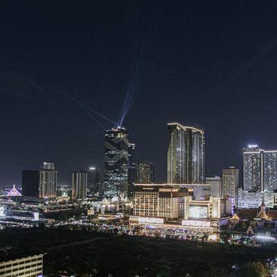 カンボジア・プノンペンの高層ビル群夜景の写真