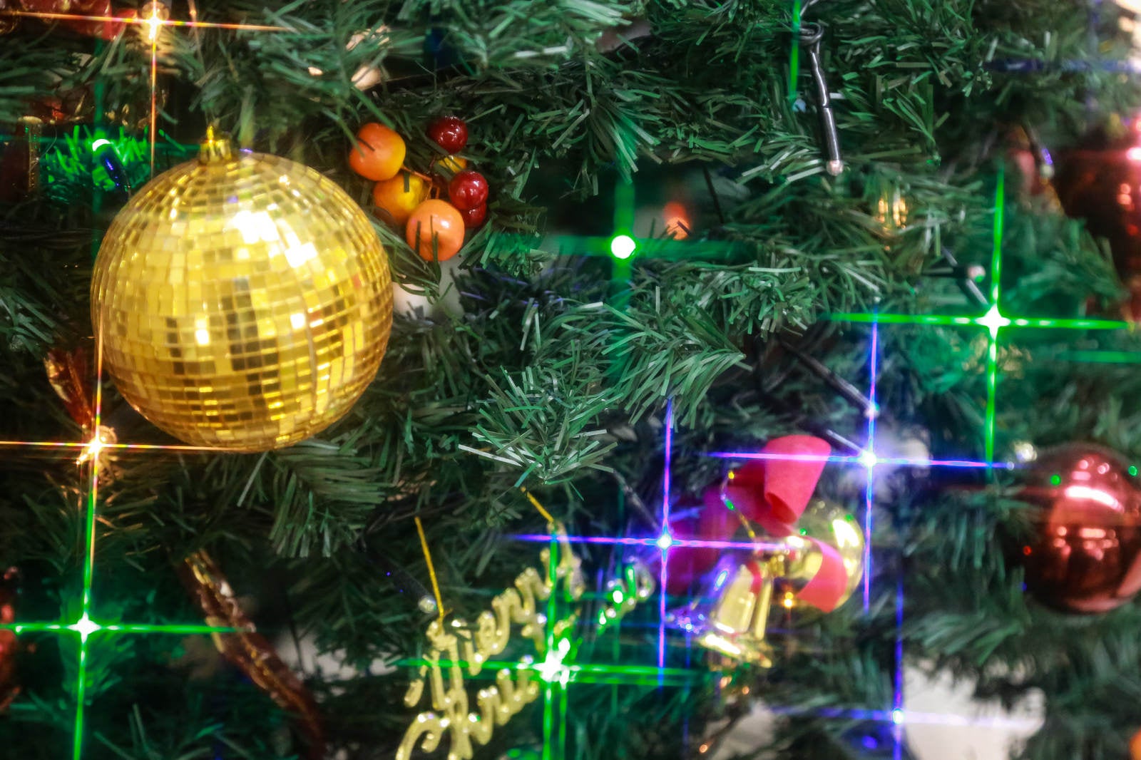 「クリスマスの飾りとライトアップ」の写真