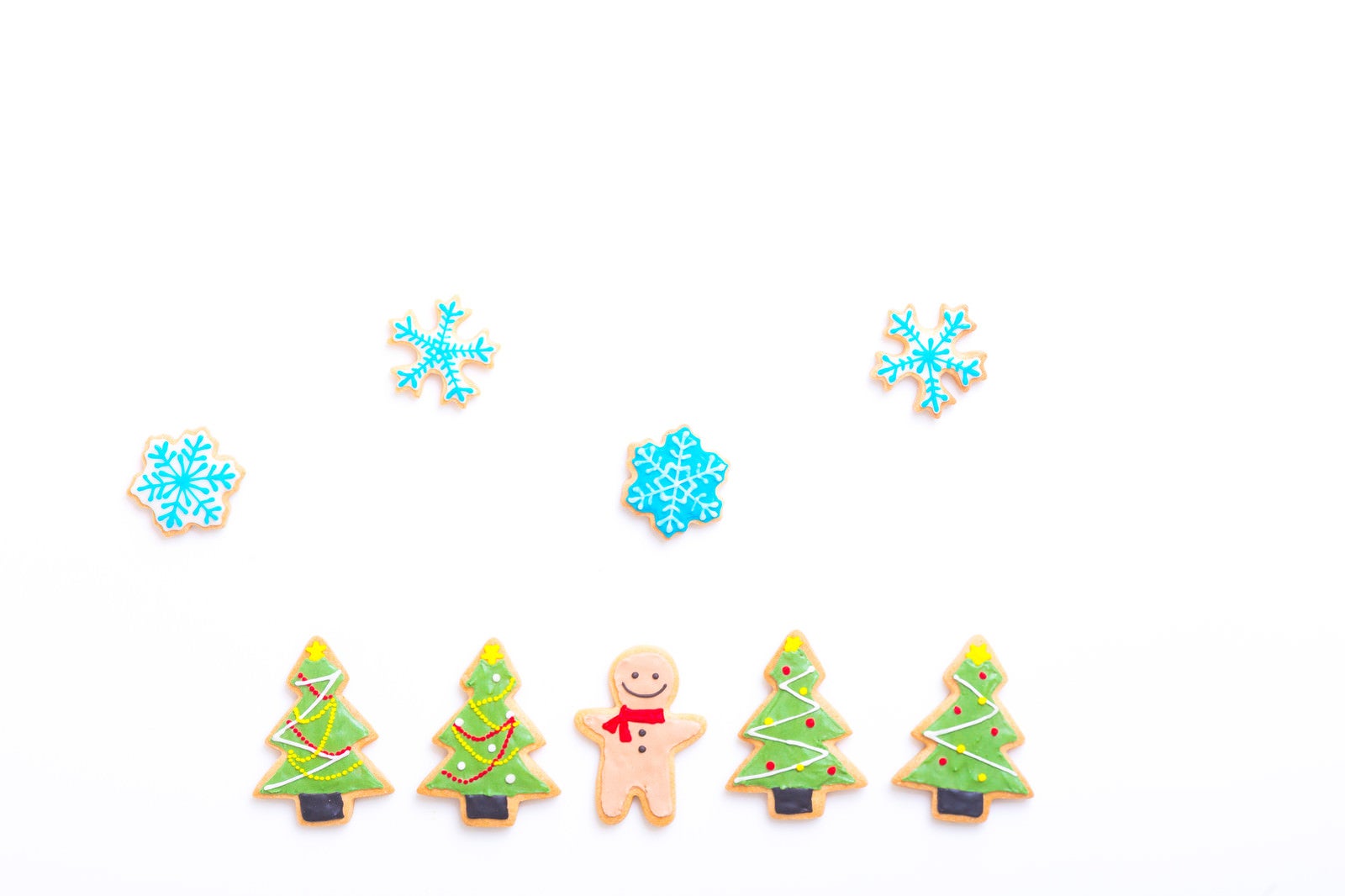 「クリスマスツリーに囲まれて（アイシングクッキー）」の写真