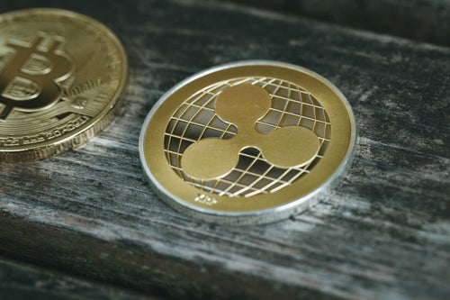 ビットコインとリップル（仮想通貨）の写真