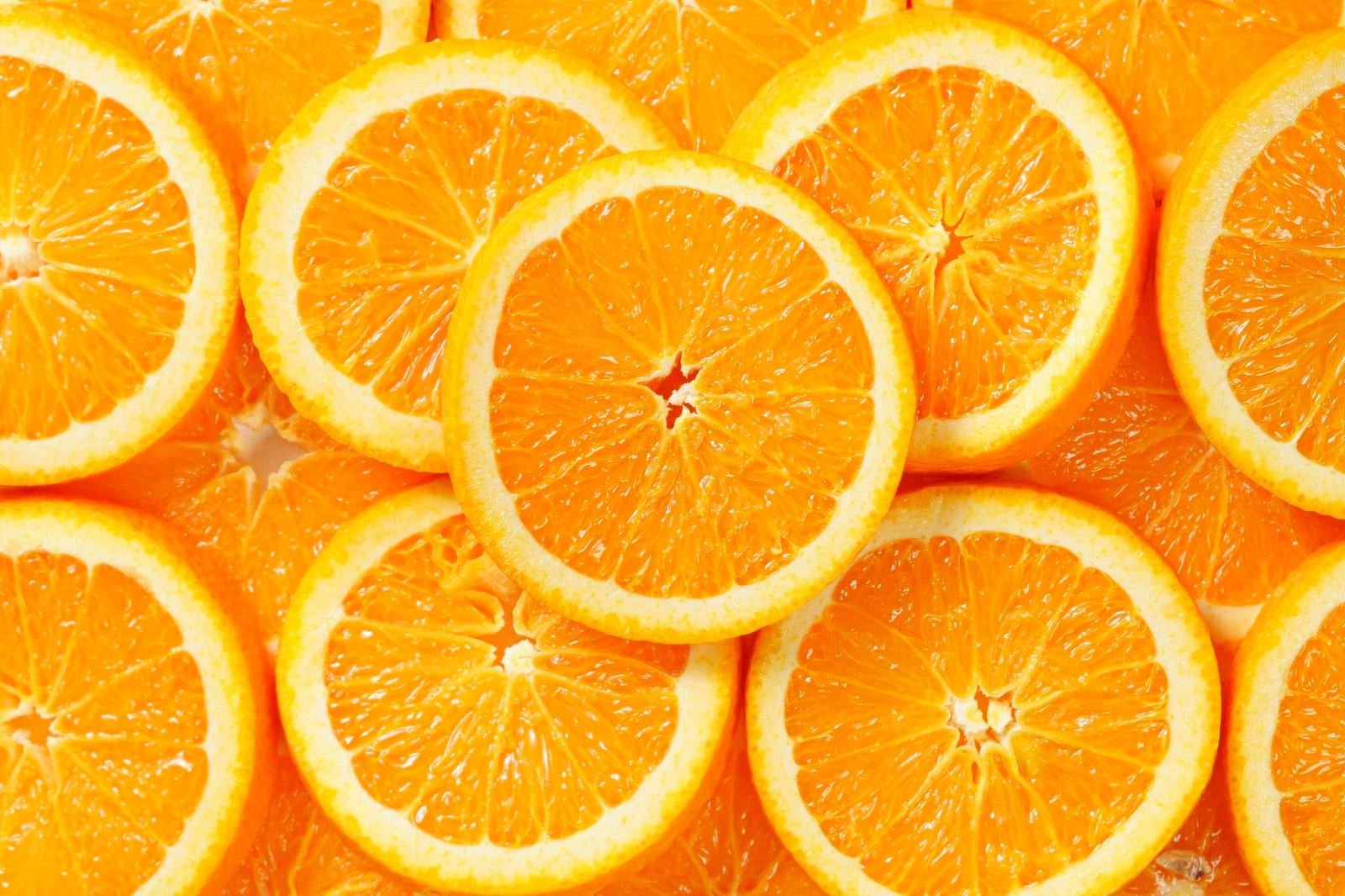「輪切りにしたオレンジ」の写真