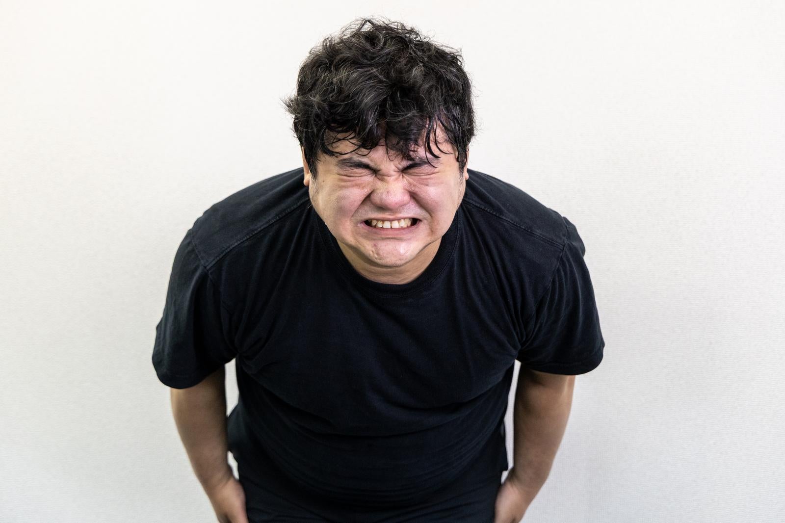 「爆弾岩が仲間になりたそうにこちらを見ている」の写真［モデル：段田隼人］