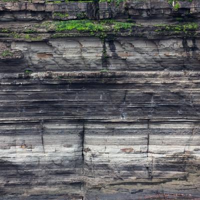 自然侵食で露出した岩盤の素材