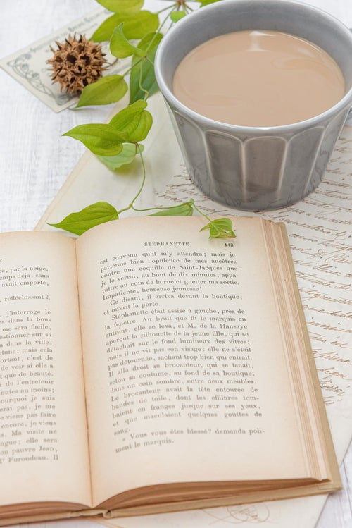 読書と紅茶の写真