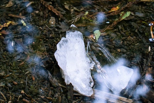 水の中の水晶の写真
