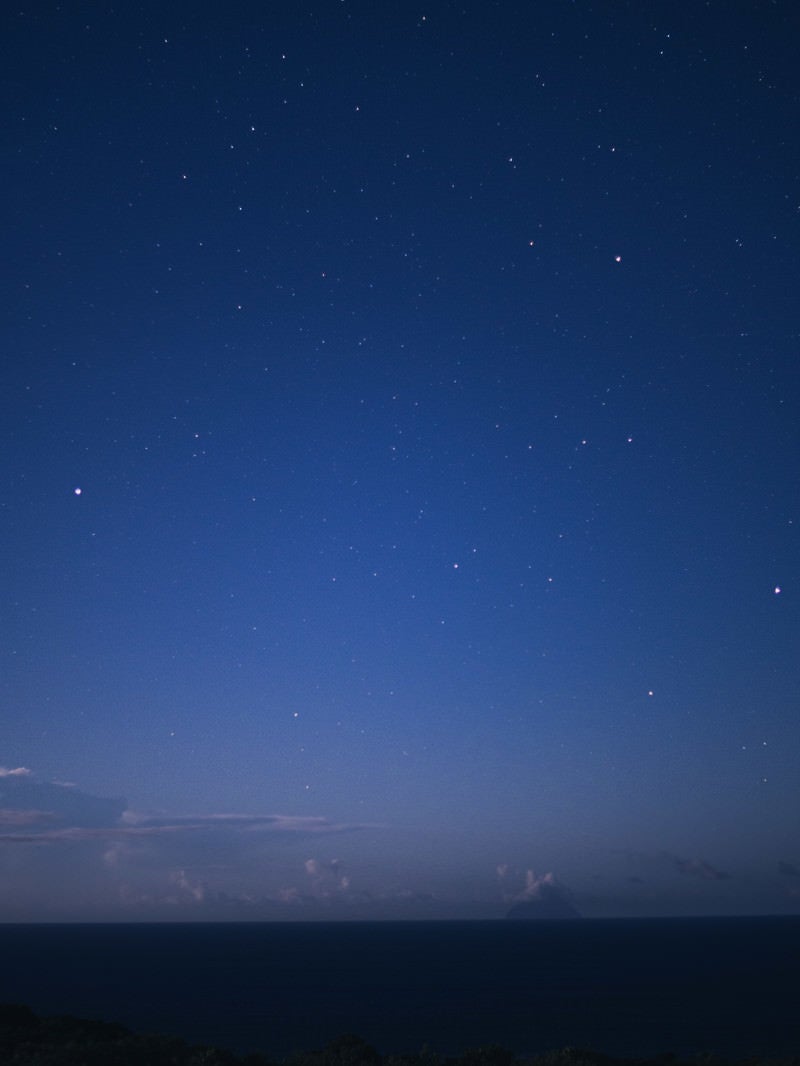「月明かりの夜の南硫黄島」の写真