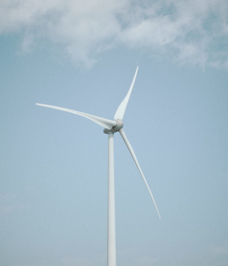 「南相馬の海岸線の風力発電」の写真