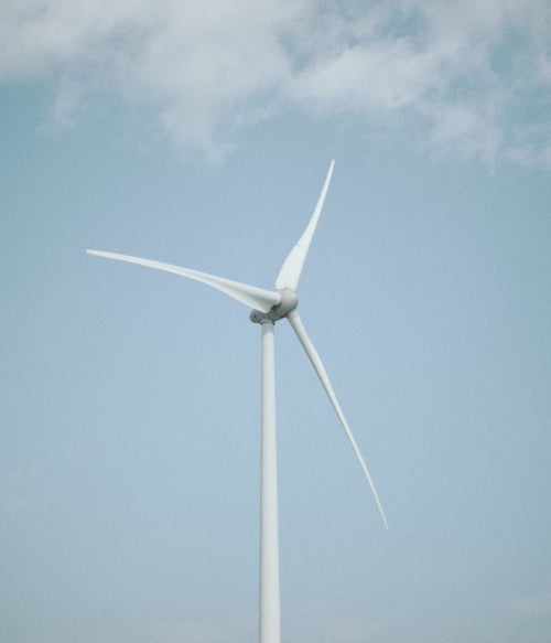 南相馬の海岸線の風力発電の写真
