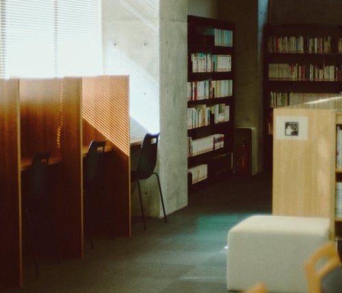 ふたば未来学園の図書室の写真
