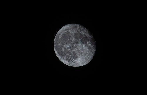 月の陰影の写真