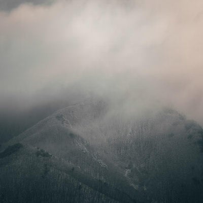 郡山市の雪山の風景の写真