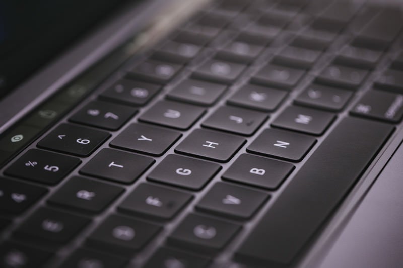 MacBook Pro 2018 の第3世代バタフライ式キーボードの写真