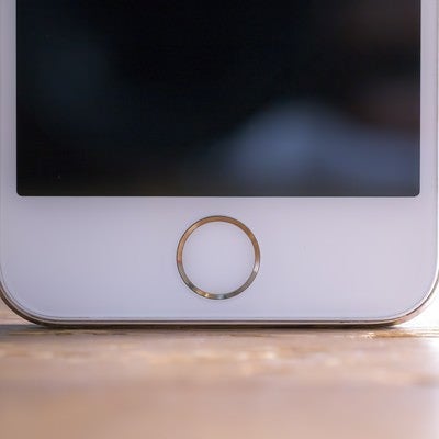 スマートフォンのホームボタンの写真