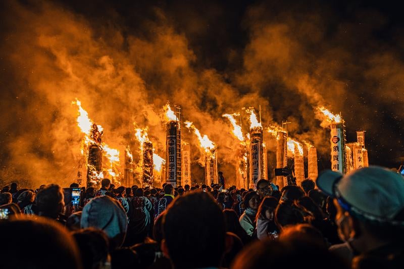 須賀川市で行われる松明あかしの写真