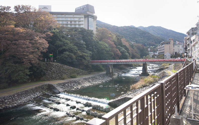 箱根湯本温泉を流れる川の写真
