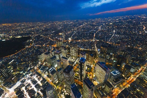 新宿都庁上空の夜景の写真