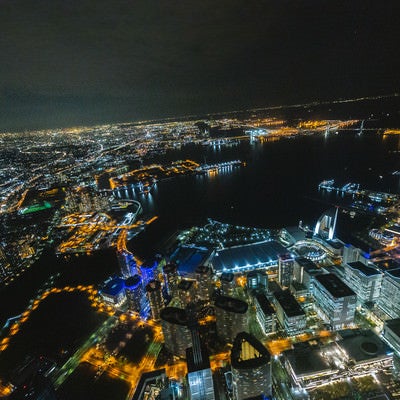 横浜みなとみらいの上空撮影（夜景）の写真