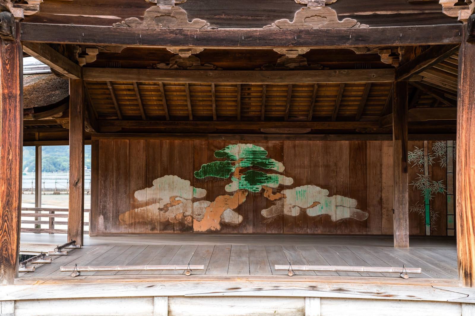 「厳島神社の能舞台」の写真