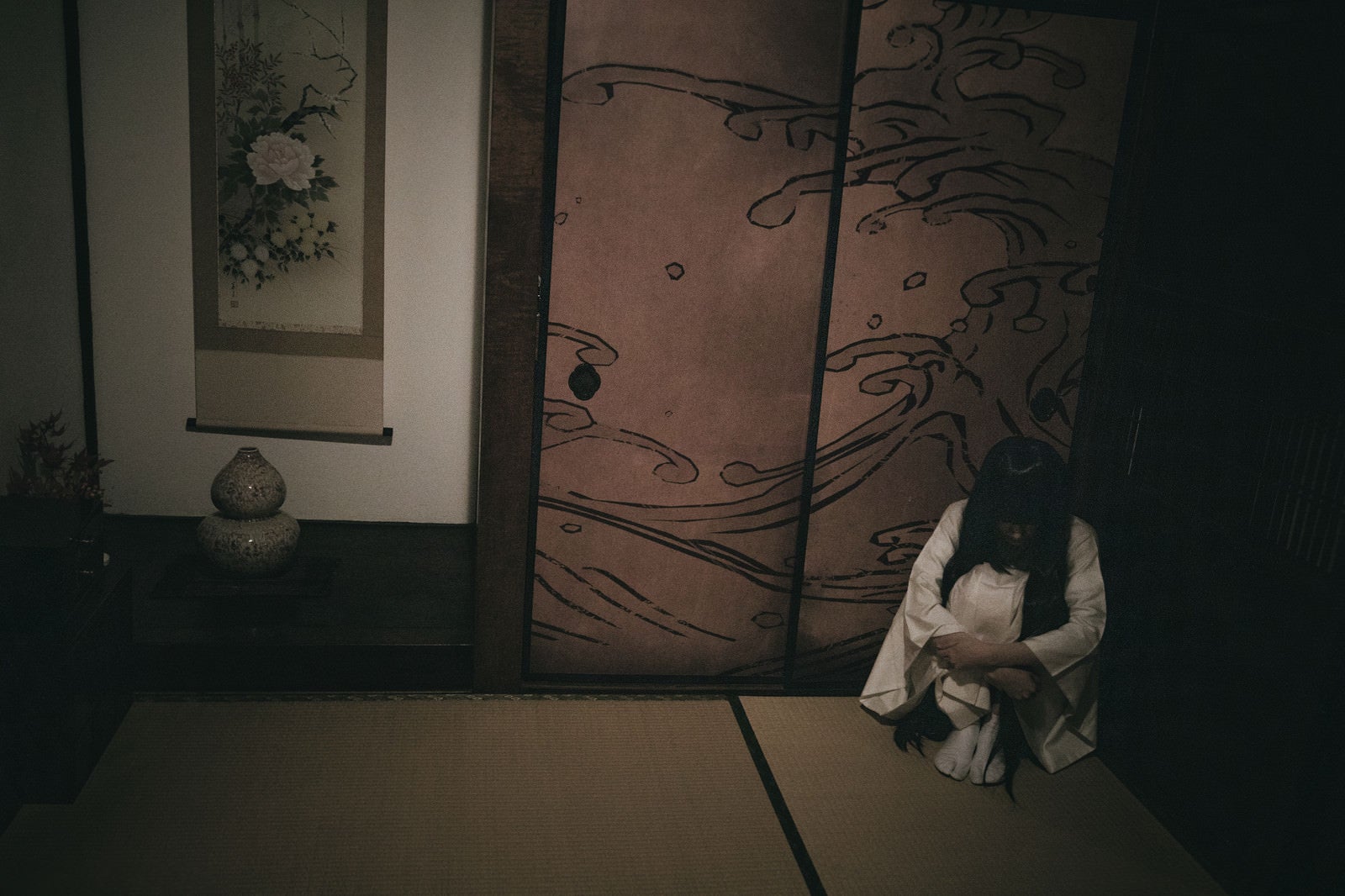 「和室の隅っこにぼっち霊」の写真