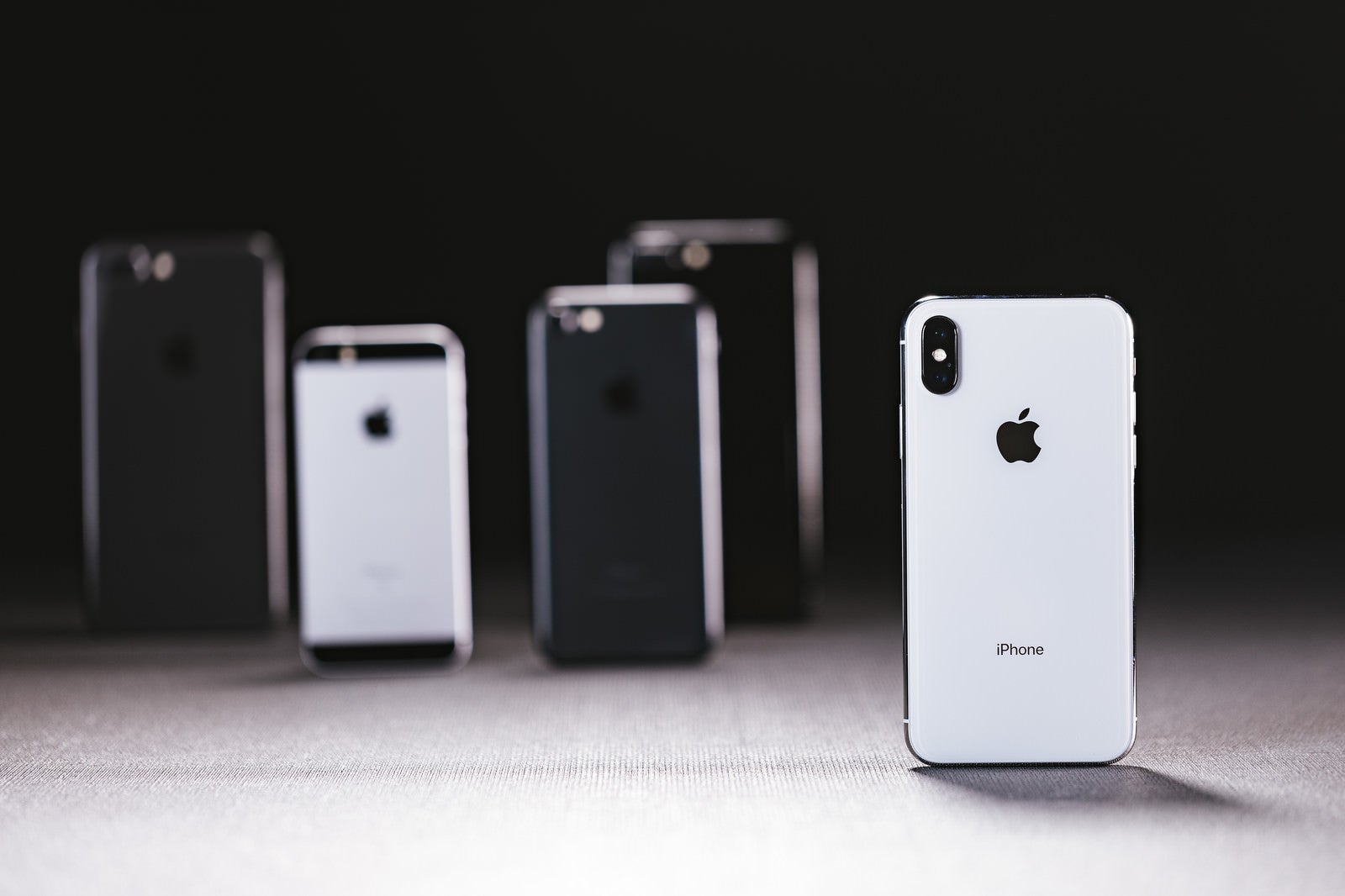 「iPhone X と他のモデルの iPhone」の写真
